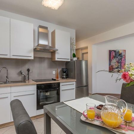 Apartman Tara&Iva Vrsar Eksteriør billede